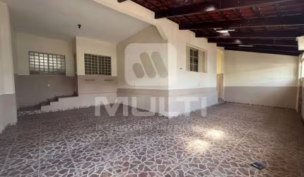 Casa com 4 quartos à venda no Brasil, Uberlândia  por R$ 900.000