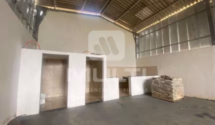 Barracão / Galpão / Depósito à venda em Laranjeiras, Uberlândia  por R$ 1.060.000