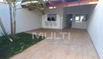 Casa com 2 quartos para alugar em Vida Nova, Uberlândia  por R$ 2.300