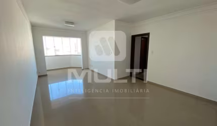 Apartamento com 3 quartos para alugar no Santa Mônica, Uberlândia  por R$ 3.300