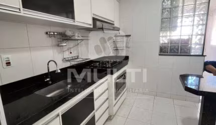 Apartamento com 3 quartos para alugar em Saraiva, Uberlândia  por R$ 2.700