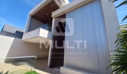 Casa com 3 quartos para alugar no Jardim Karaíba, Uberlândia  por R$ 8.000