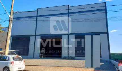 Apartamento com 1 quarto para alugar no Santa Mônica, Uberlândia  por R$ 50.000