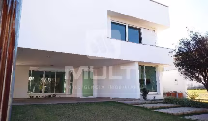 Casa em condomínio fechado com 3 quartos para alugar no Gávea Hill, Uberlândia  por R$ 14.000