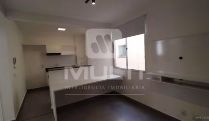 Apartamento com 2 quartos para alugar no Shopping Park, Uberlândia  por R$ 1.450