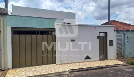 Casa com 3 quartos para alugar no Fundinho, Uberlândia  por R$ 1.750