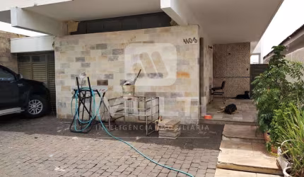 Casa com 5 quartos para alugar na Nossa Senhora Aparecida, Uberlândia  por R$ 4.500