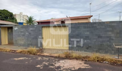 Casa com 3 quartos para alugar no Jardim Finotti, Uberlândia  por R$ 3.000