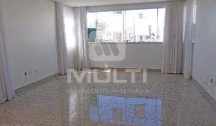Apartamento com 3 quartos para alugar no Martins, Uberlândia  por R$ 5.000