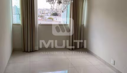 Cobertura com 3 quartos à venda em Saraiva, Uberlândia  por R$ 750.000
