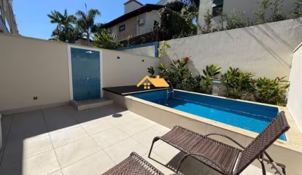 Casa  em condomínio: 4 quartos, 4 suítes, 2 salas, 4 banheiros, 2 vagas, 220m² em Juquehy, São Sebastião-SP.