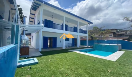 Casa em Maresias, São Sebastião-SP: 4 quartos, 2 suítes, 2 salas, 3 banheiros, 4 vagas de garagem, 200m².