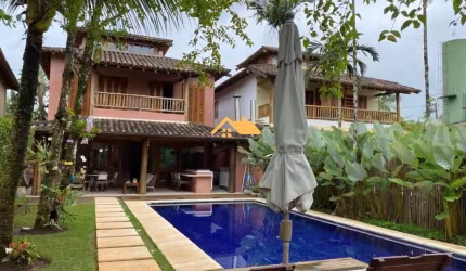 CASA EM CONDOMÍNIO NA PRAIA DE BARRA DO UNA
