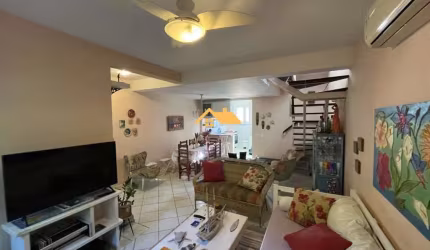Residencial em condomínio na Praia De Camburizinho