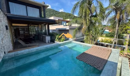 CASA EM CONDOMÍNIO NA PRAIA DE JUQUEHY