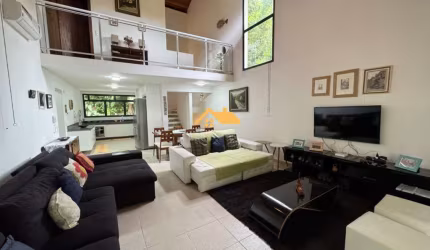 CASA EM CONDOMÍNIO NA PRAIA DE BARRA DO UNA