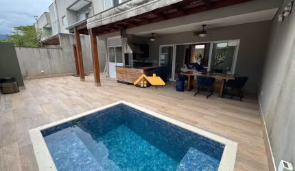 CASA EM CONDOMÍNIO NA PRAIA DE BARRA DO UNA- SAO SEBASTIAO-SP