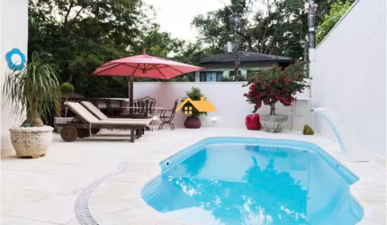 Casa de Luxo em Condomínio Exclusivo em Guaecá, São Sebastião-SP: 5 quartos, 3 suítes, 3 salas, 4 banheiros, 2 vagas, 370m².