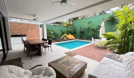 Imóvel de luxo em Maresias: Casa em condomínio com 4 quartos, 4 suítes e 260m² - Venda ou Locação em São Sebastião-SP