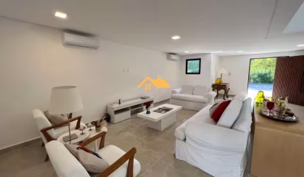 CASA EM CONDOMÍNIO NA PRAIA DE BARRA DO SAHY