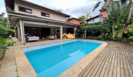 CASA NA PRAIA DE BARRA DO UNA