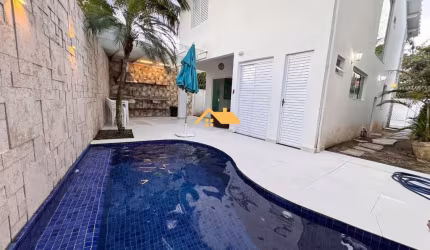 CASA NA PRAIA DE JUQUEHY A VENDA