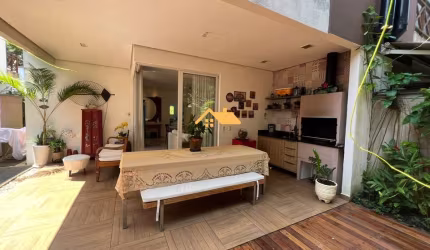 CASA EM CONDOMÍNIO NA PRAIA DE JUQUEHY