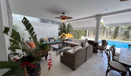 Casa de Luxo em Condomínio na Baleia - São Sebastião-SP: 5 Quartos, 5 Suítes, 3 Salas, 5 Banheiros, 3 Vagas, 350m². Confira!