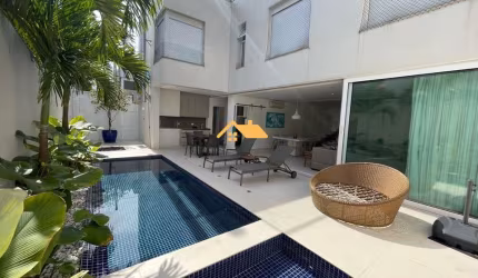 CASA FRENTE AO MAR NA  PRAIA DE JUQUEHY