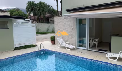 CASA EM CONDOMÍNIO NA PRAIA DE JUQUEHY