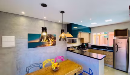 CASA EM CONDOMÍNIO NA PRAIA DE JUQUEHY