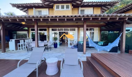 CASA EM CONDOMÍNIO NA PRAIA DE JUQUEHY