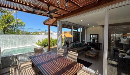 CASA EM CONDOMÍNIO NA PRAIA DE JUQUEHY