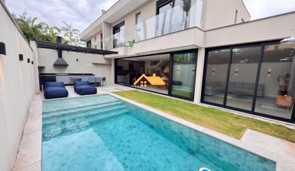 CASA NO CONDOMINIO MAIORI NA PRAIA DE  JUQUEHY