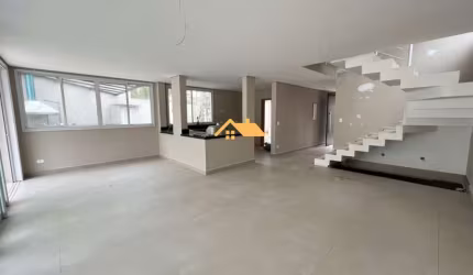 CASA EM CONDOMÍNIO NA PRAIA DE JUQUEHY