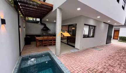 Aluguel de Casa em Condomínio de Luxo em Maresias-SP: 3 Quartos, 3 Suítes, 2 Salas, 3 Banheiros, 2 Vagas de Garagem, 120m².