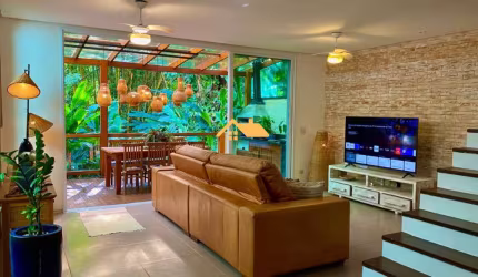 Casa de luxo em condomínio à venda em Juquehy, São Sebastião-SP: 4 quartos, 4 suítes, 3 salas, 4 banheiros, 2 vagas, 188m².