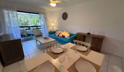 Alugue agora uma casa  em condomínio em Juquehy, São Sebastião-SP: 3 quartos, 3 suítes, 2 salas, 3 banheiros, 2 vagas de garagem, 95m².