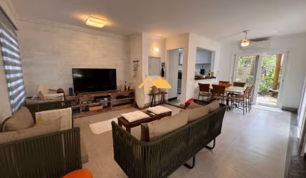 Casa em Condomínio em Juquehy, São Sebastião-SP: 4 Quartos, 2 Suítes, 2 Salas, 3 Banheiros, 2 Vagas, 140m². Venha conhecer!