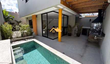 Casa em Condomínio à Venda em Juquehy - São Sebastião-SP: 3 Quartos, 3 Suítes, 2 Salas, 2 Banheiros, 2 Vagas de Garagem, 120 m².