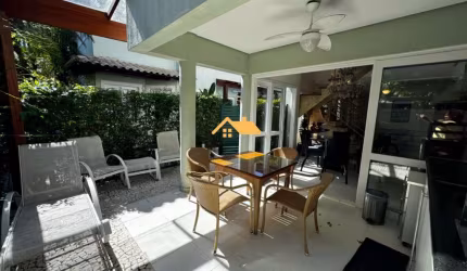 Casa de Condomínio à Venda em Juquehy: 4 Quartos, 3 Suítes, 2 Salas e 155m² de Luxo em São Sebastião-SP!