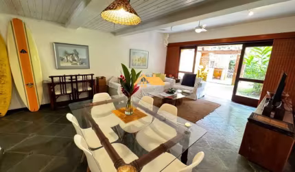 Casa em Condomínio à Venda em São Sebastião-SP, Barra do Una: 3 quartos, 1 suíte, 2 salas, 2 banheiros, 2 vagas, 130m²!