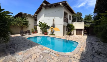 Casa em Condomínio de  em Juquehy - 3 quartos, 1 suíte, 2 salas, 2 banheiros, 1 vaga, 135m² - São Sebastião-SP