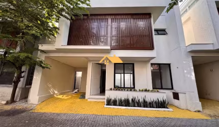 Casa de luxo em condomínio no Camburi, São Sebastião-SP: 5 quartos, 3 suítes, 3 salas, 4 banheiros, 2 vagas, 178m². Venha conferir!