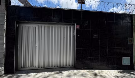 Excelente casa com 3 quartos no Pici