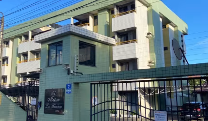 Apartamento no térreo com 3 quartos na melhor localização da Cidade dos Funcionários