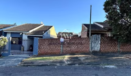 Vende Meio Lote no Jd. Império do Sol, próximo a AV. das Palmeiras e Av. Mandacaru, antes do contor