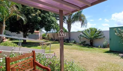 Chácara de 1000m² em Maringá com salão de festas + área gourmet com piscina + estacionamento pra 15