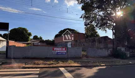 Ótimo Terreno COMERCIAL à venda na AV. Franklin Delano Roosevelt a 4 quadras da Av. Pedro Taques no