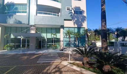 Vende apartamento com 3 suítes, sacada com churrasqueira, condomínio completo, localização privileg